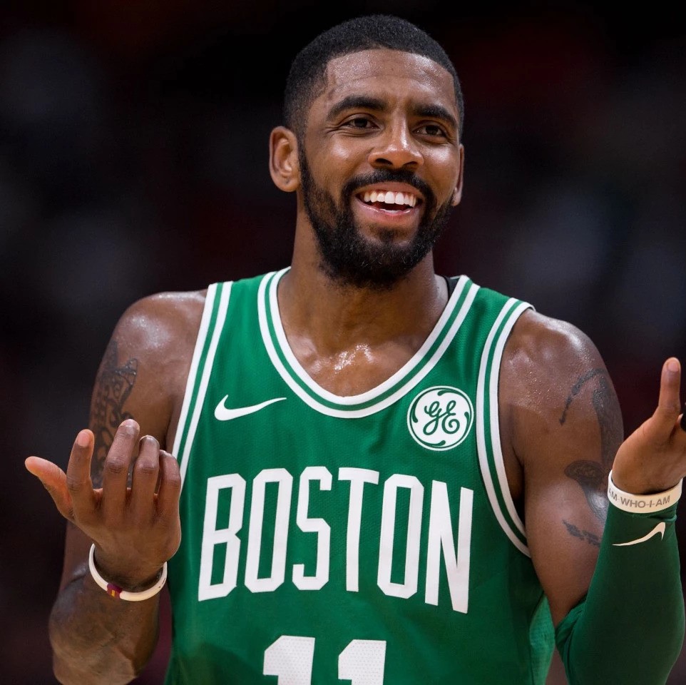 3杆领先首 3杆领先首