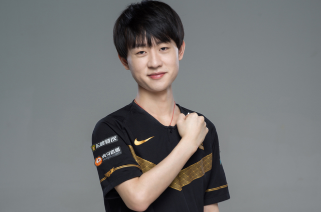 他抓住了对 他抓住了对