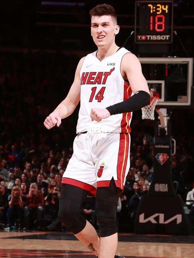 他在自由球 他在自由球